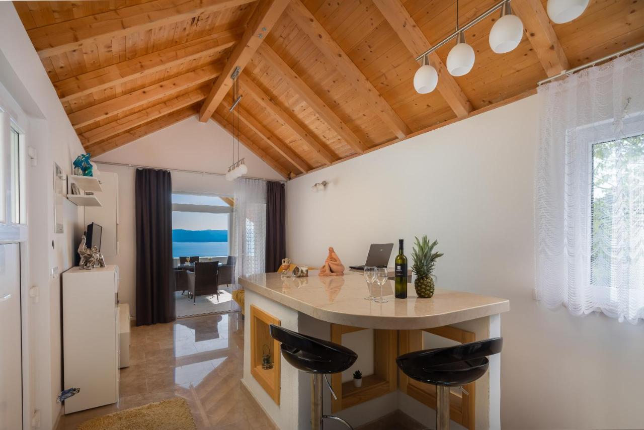 Villa Leoma With Heated Pool Marusici  Exteriör bild
