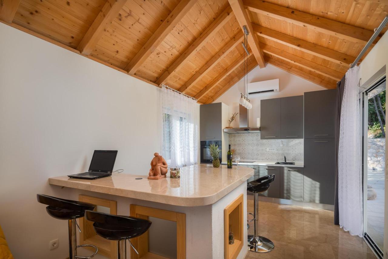 Villa Leoma With Heated Pool Marusici  Exteriör bild