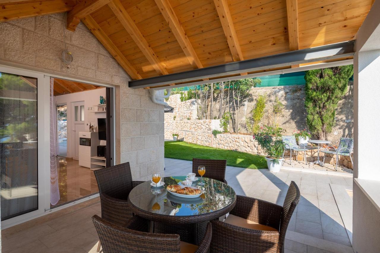 Villa Leoma With Heated Pool Marusici  Exteriör bild